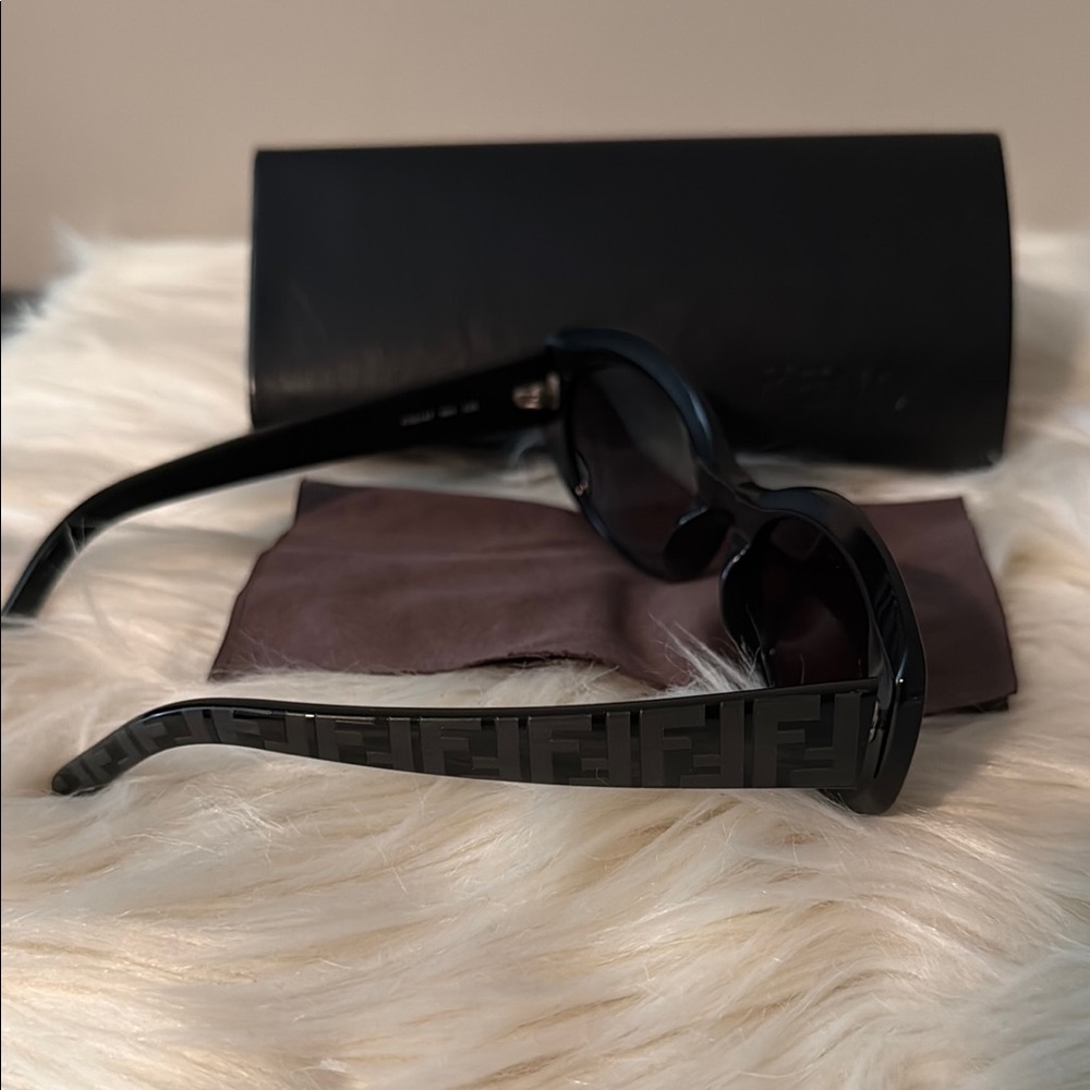 Fendi Black Sunglasses Classic Design